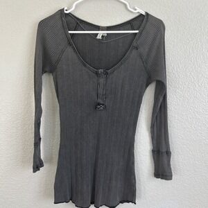 Womens We The Free Button Boho V Neck Top Distressed Gray Medium